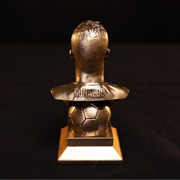 CRISTIANO RONALDO CR7 Bust Statue Figurine Sculpture - Legendary Soccer Player - Picture 3 of 7